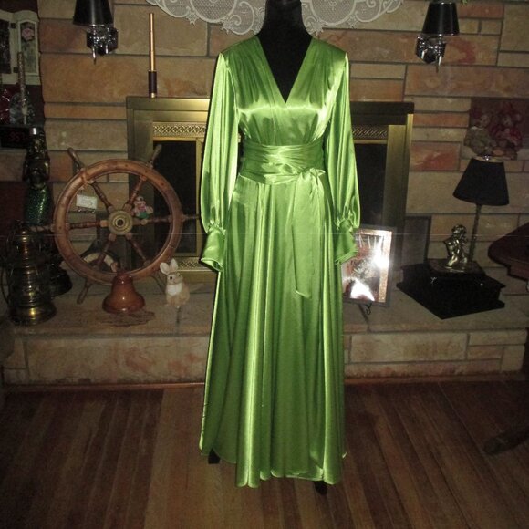 Catherine D'Lish Beverly Gown - Picture 9 of 11